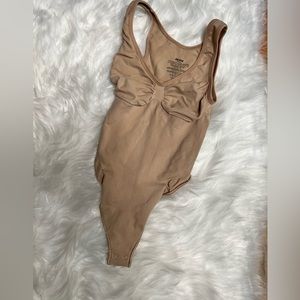 Skims Scoops Neck Thongs Bodysuit/ Sz S/ Beige